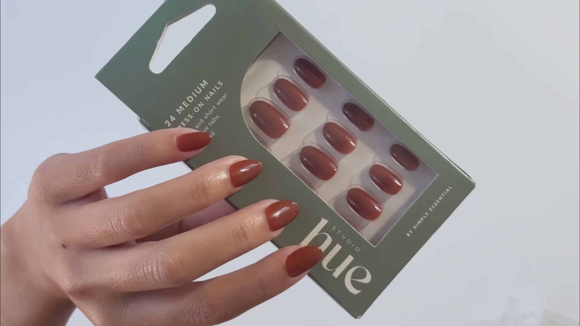 Load video: Studio Hue Press on Nail Tutorial